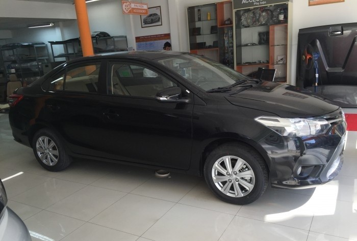 Toyota Vios màu đen