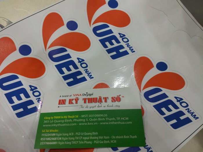 In sticker logo
