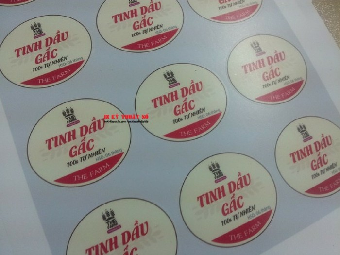 In nhãn dán chai tinh dầu gấc