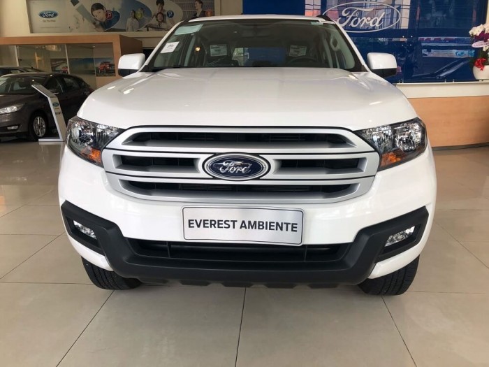 Đánh giá Ford Everest Ambiente 4×4 MT về ngoại thất