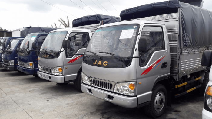 Giá xe tải Jac 2.4 tấn