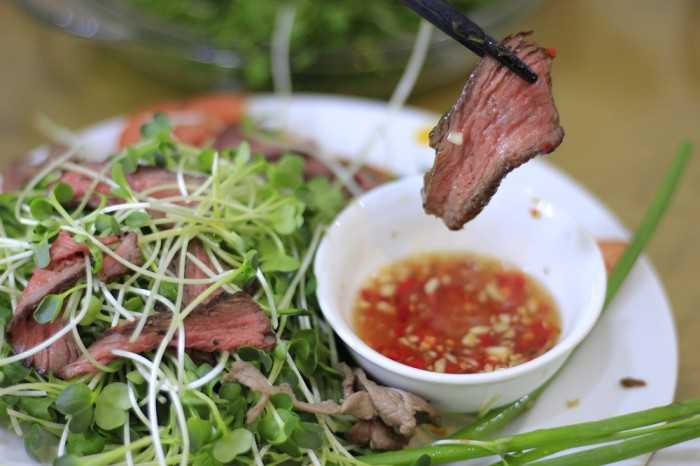 gỏi bò rau mầm