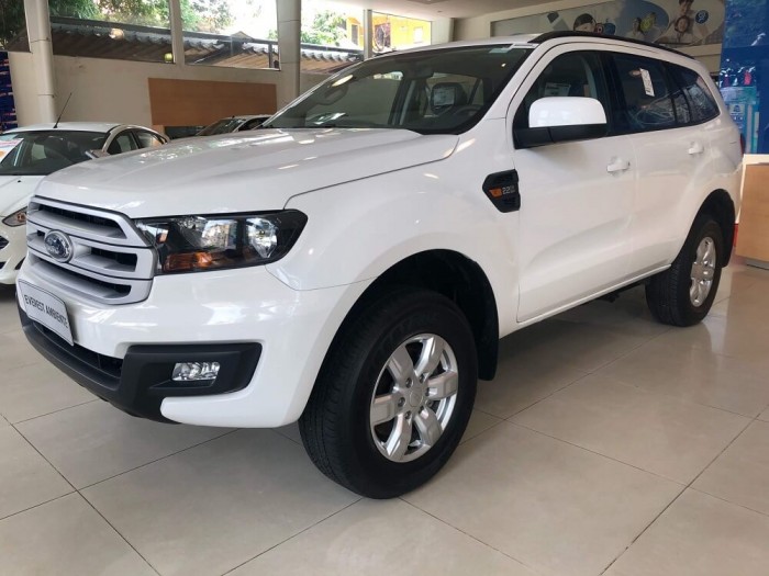 Đánh giá Ford Everest Ambiente 4×4 MT