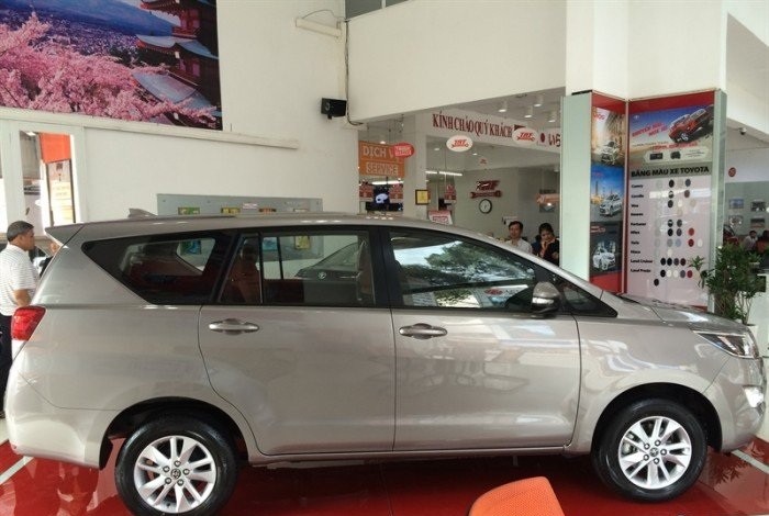 xe Toyota Innova