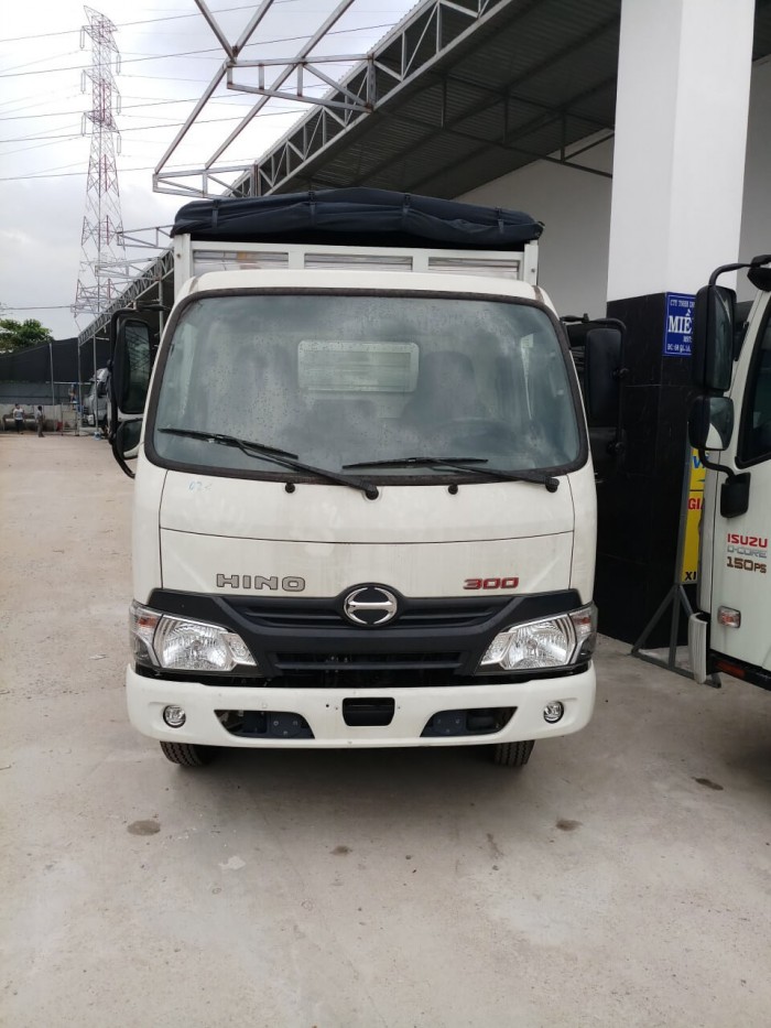 Giá xe tải Hino 1.9 tấn tại TPHCM liên quan đến kích thước thùng hàng