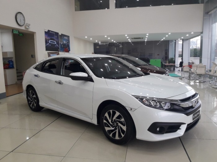 Honda Civic 1.8E 2018 nhập khẩu Thái Lan giá bao nhiêu?