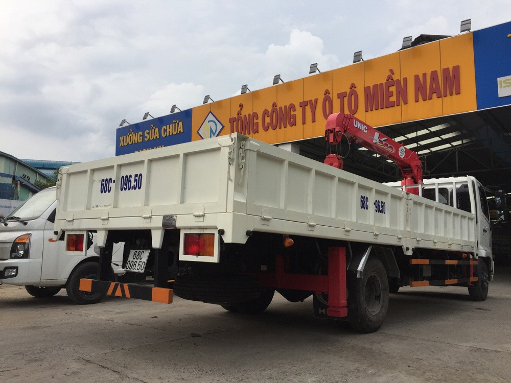 Giá xe tải gắn cẩu Hino FC9jlsw 5 tấn, gắn cẩu Unic V340 3 tấn