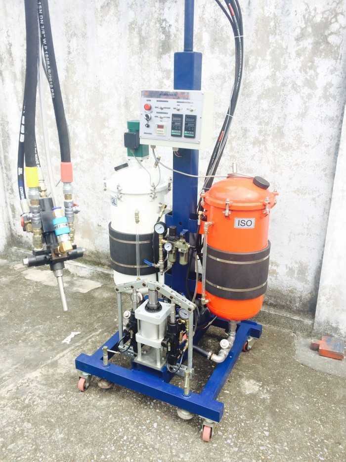 Kho m&aacute;y phun Foam gi&aacute; rẻ c&aacute;ch &acirc;m, c&aacute;ch nhiệt tại H&agrave; Nội