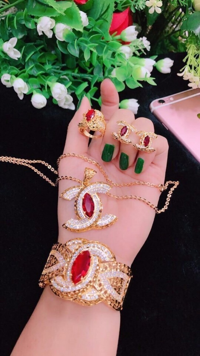 Những bộ trang sức mạ vàng vừa đẹp vừa rẻ chị em nên sắm ngay