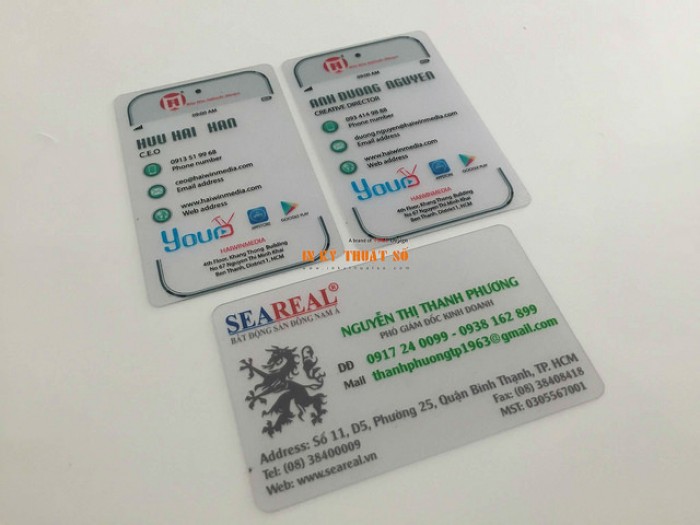 In thẻ nhựa trong suốt làm namecard