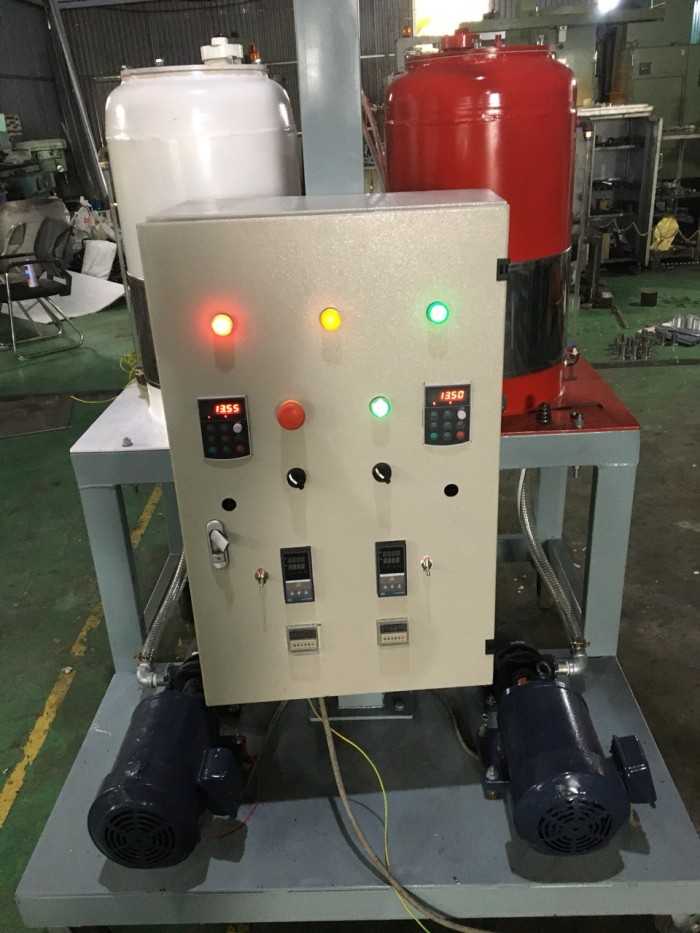 M&aacute;y phun PU Foam mini c&aacute;ch &acirc;m c&aacute;ch nhiệt, gi&aacute; tốt tại H&agrave; Nội