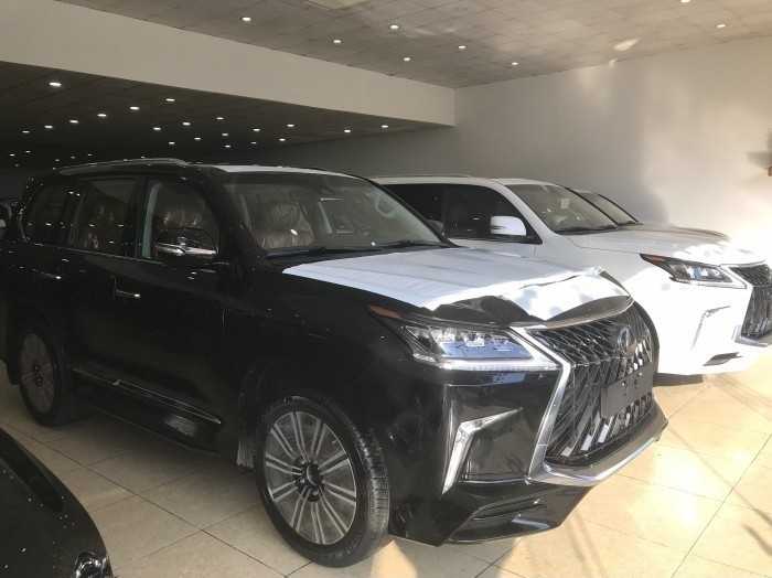 Xe Lexus LX 570 Super Sport 2018 giá bao nhiêu?