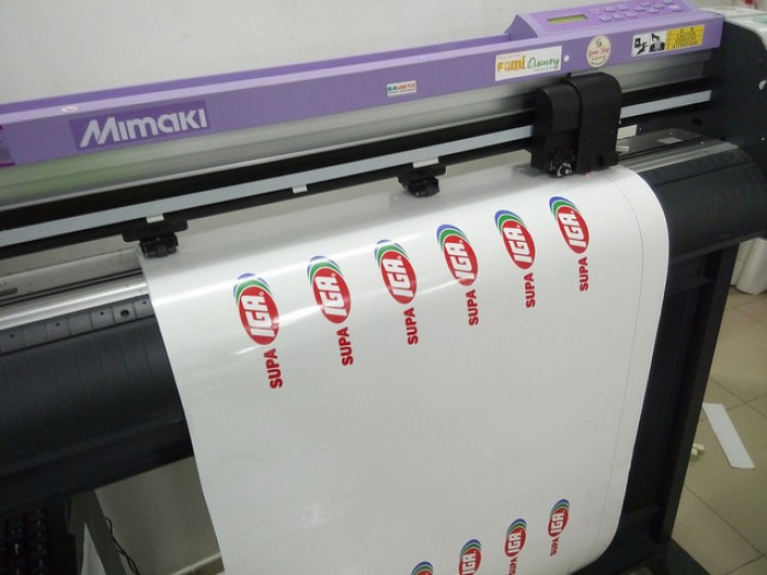 In sticker quảng cáo số lượng nhiều